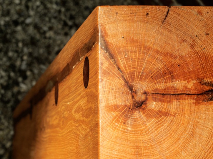 Top view of oak beam pedestal