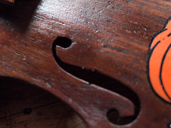 The Pumpkin's King (f hole)